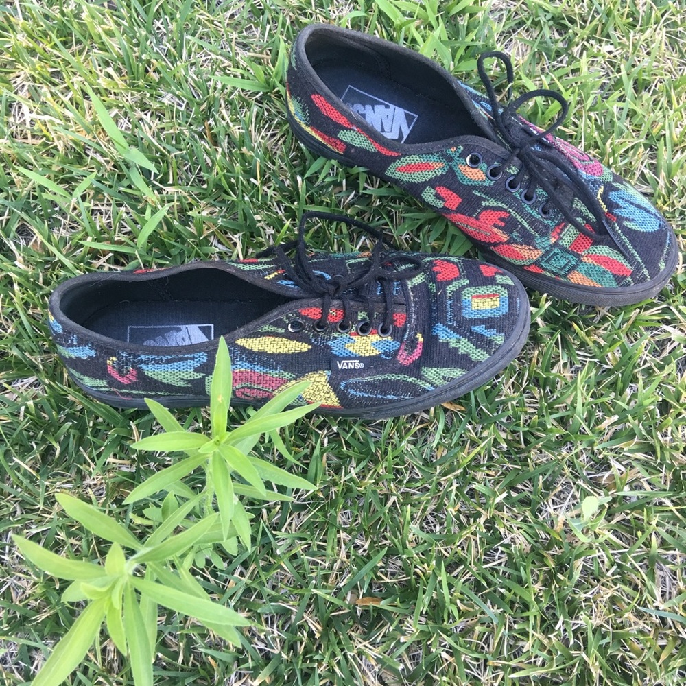 Embroidered Vans Off the Wall Women’s Canvas Shoes